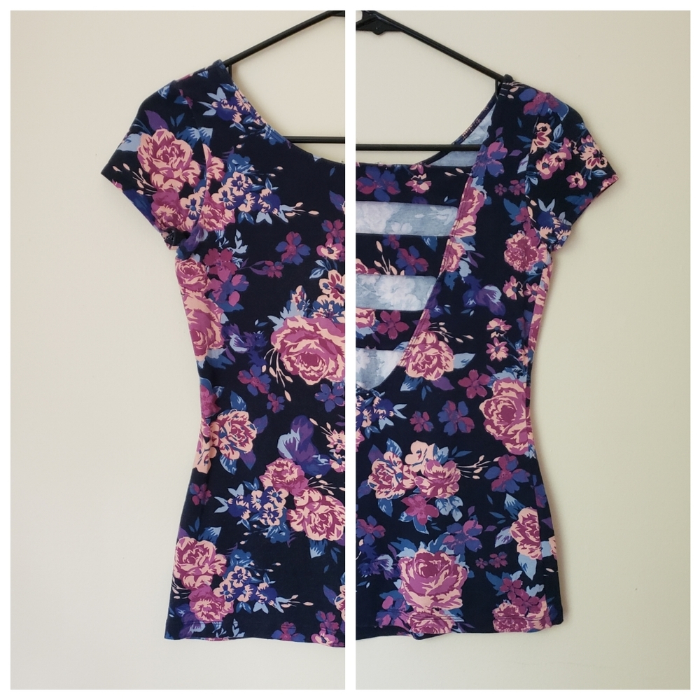 Garage Short Sleeve Tee with cut out back Medium